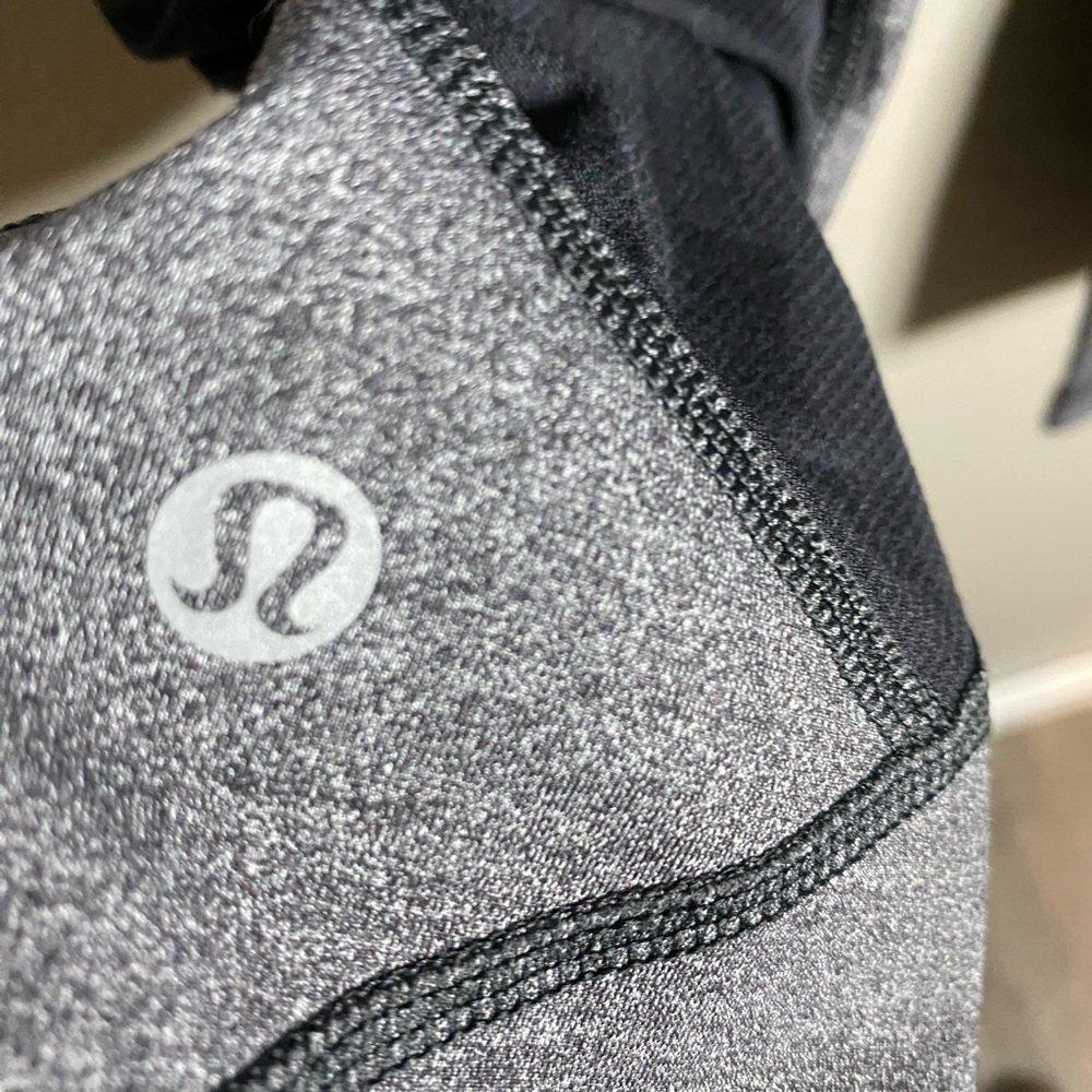 Lululemon Black and Grey Race Rival Cropped  Leggings - Picture 4 of 6